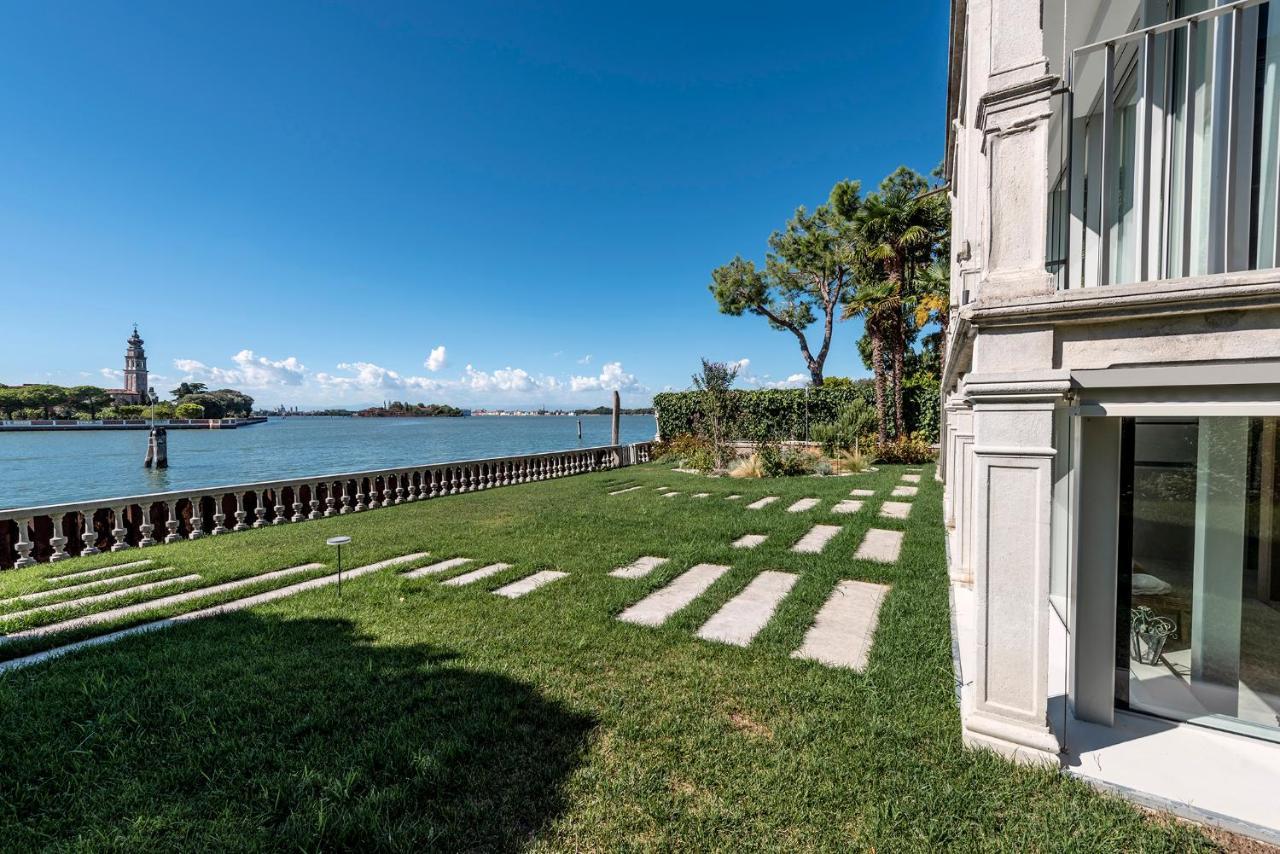 Ca' Delle Contesse - Villa On Lagoon With Private Dock And Spectacular View Venedig-Lido Exteriör bild