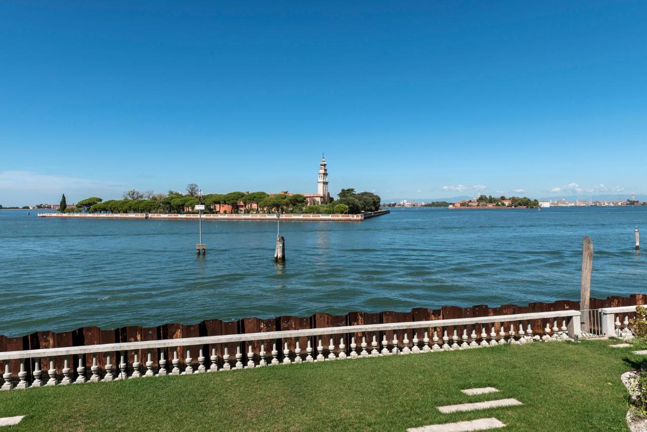 Ca' Delle Contesse - Villa On Lagoon With Private Dock And Spectacular View Venedig-Lido Exteriör bild