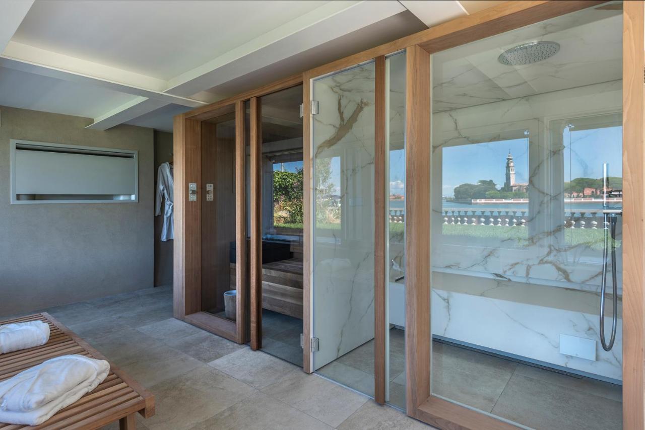 Ca' Delle Contesse - Villa On Lagoon With Private Dock And Spectacular View Venedig-Lido Exteriör bild