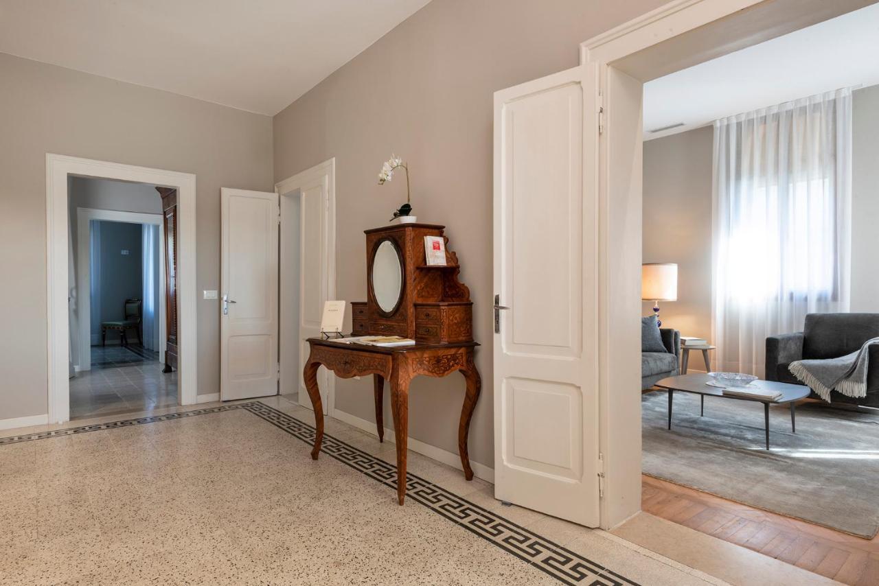 Ca' Delle Contesse - Villa On Lagoon With Private Dock And Spectacular View Venedig-Lido Exteriör bild