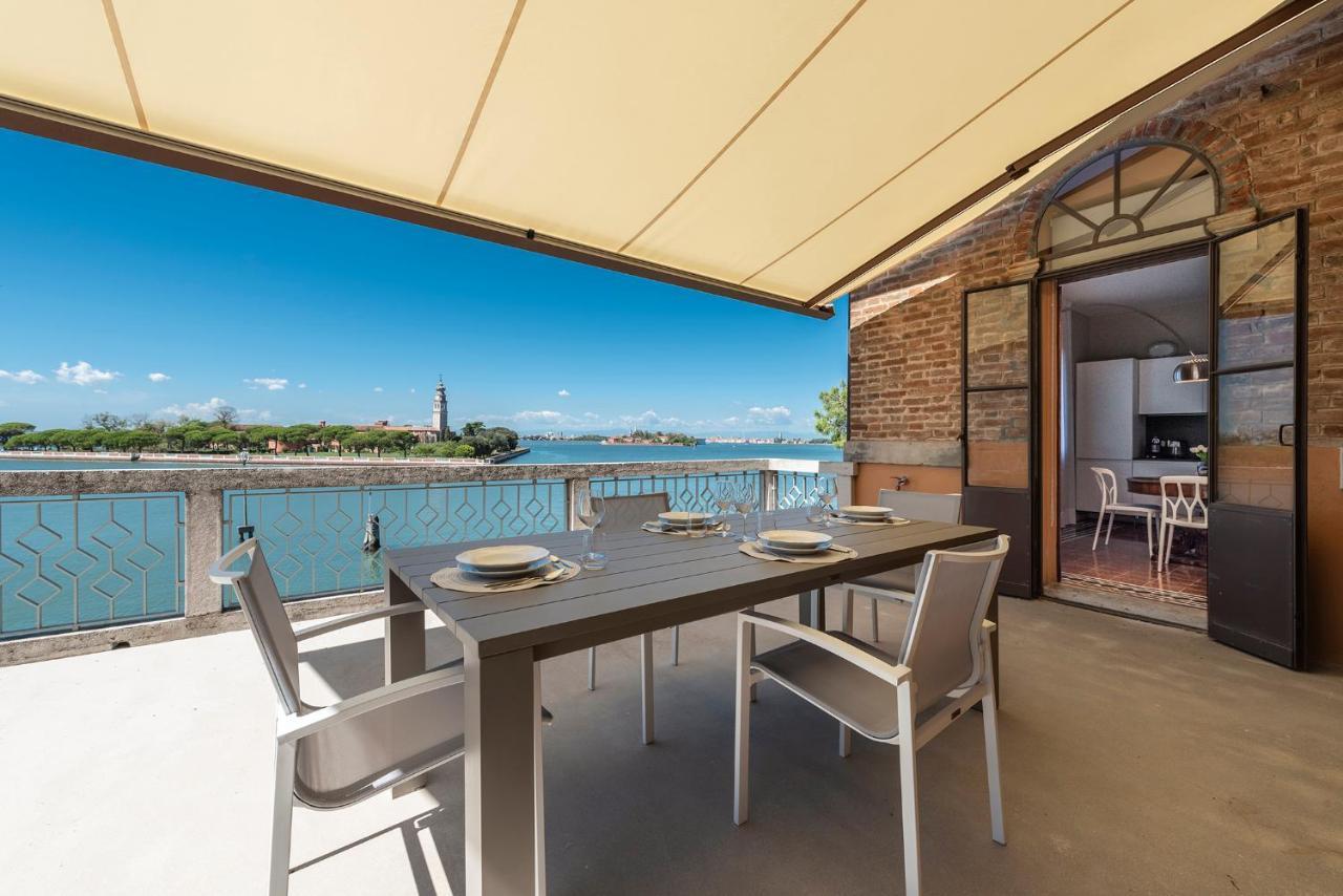 Ca' Delle Contesse - Villa On Lagoon With Private Dock And Spectacular View Venedig-Lido Exteriör bild