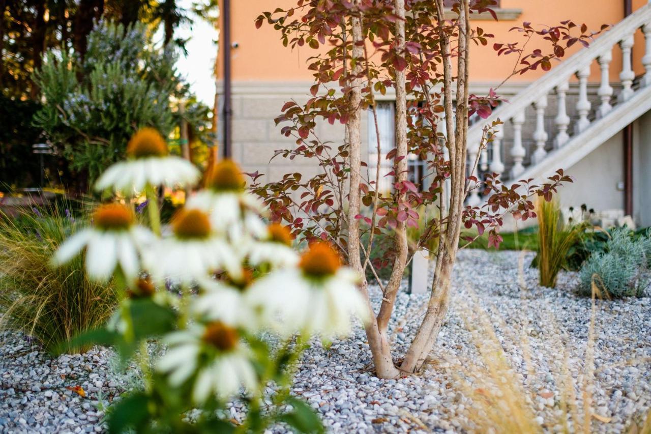 Ca' Delle Contesse - Villa On Lagoon With Private Dock And Spectacular View Venedig-Lido Exteriör bild